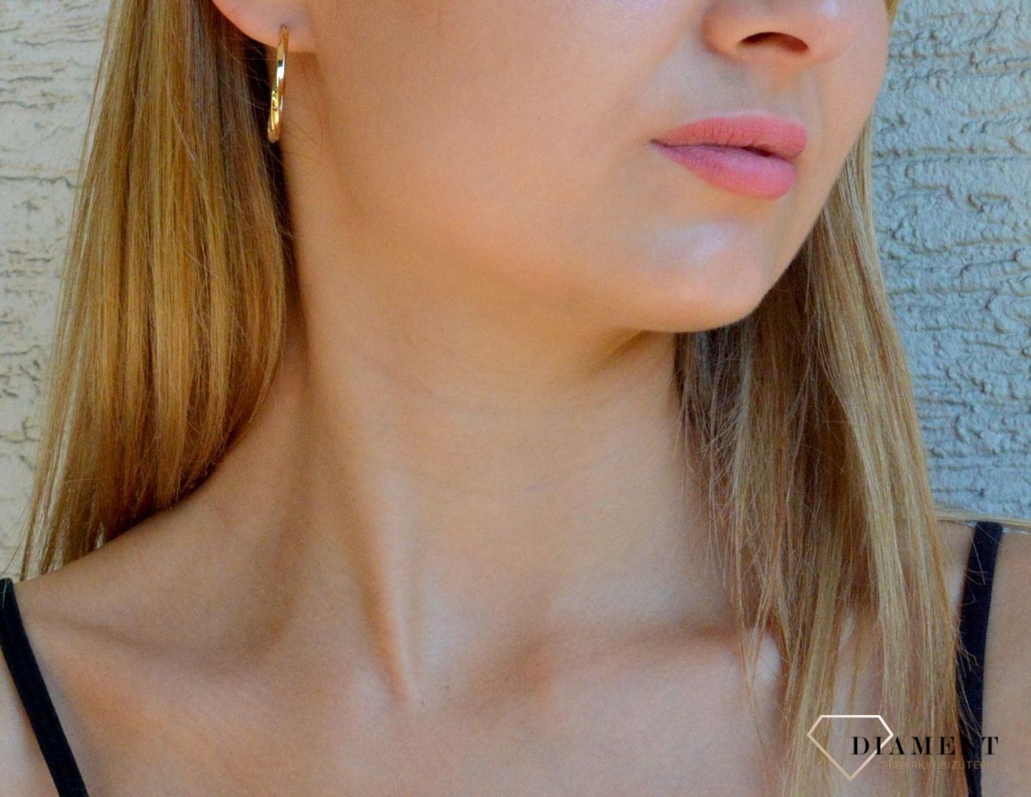 Złote kolczyki damskie 375 owalne zdobione grawerowaniem KL 8539 375.jpg